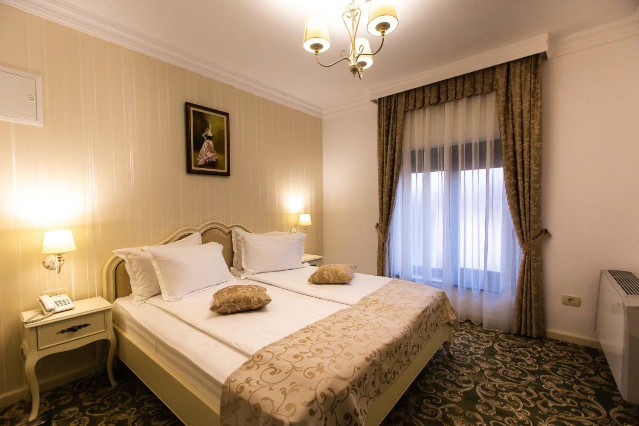 Ave, Alba! Hotel Alba Iulia Ngoại thất bức ảnh