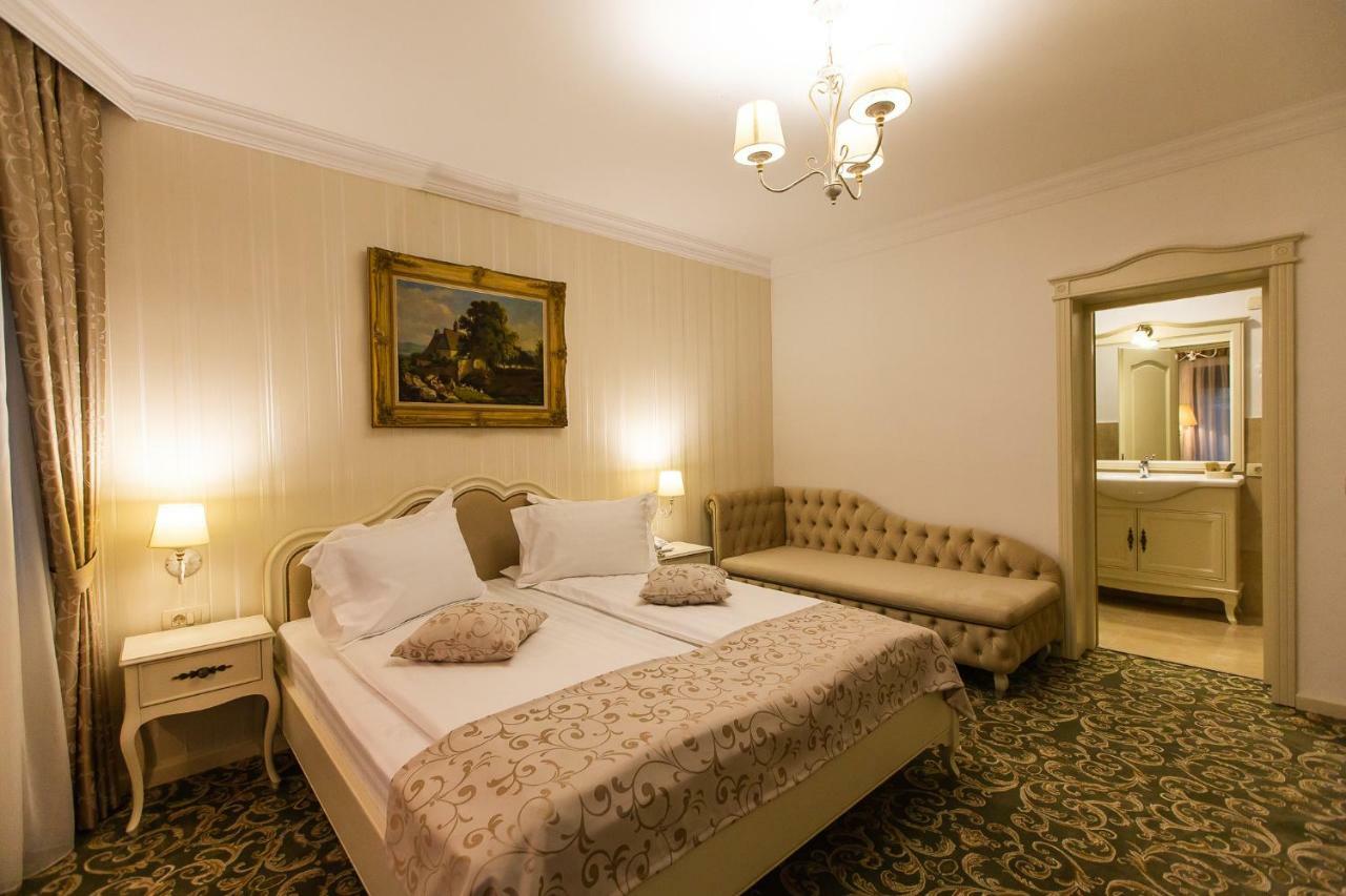 Ave, Alba! Hotel Alba Iulia Ngoại thất bức ảnh